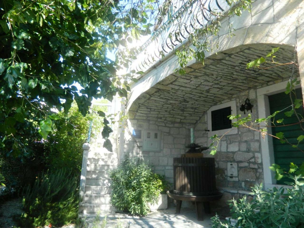 Villa Nikola Brela Luaran gambar